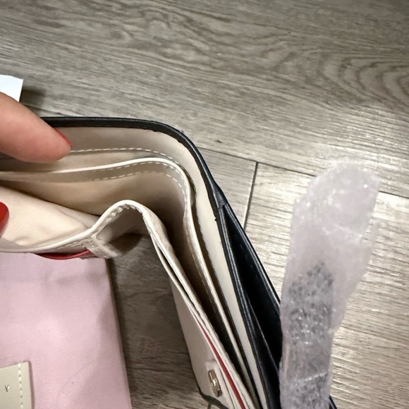 RADLEY LONDON Black Wallet with Cream Dog Accent - Picture 7 of 9